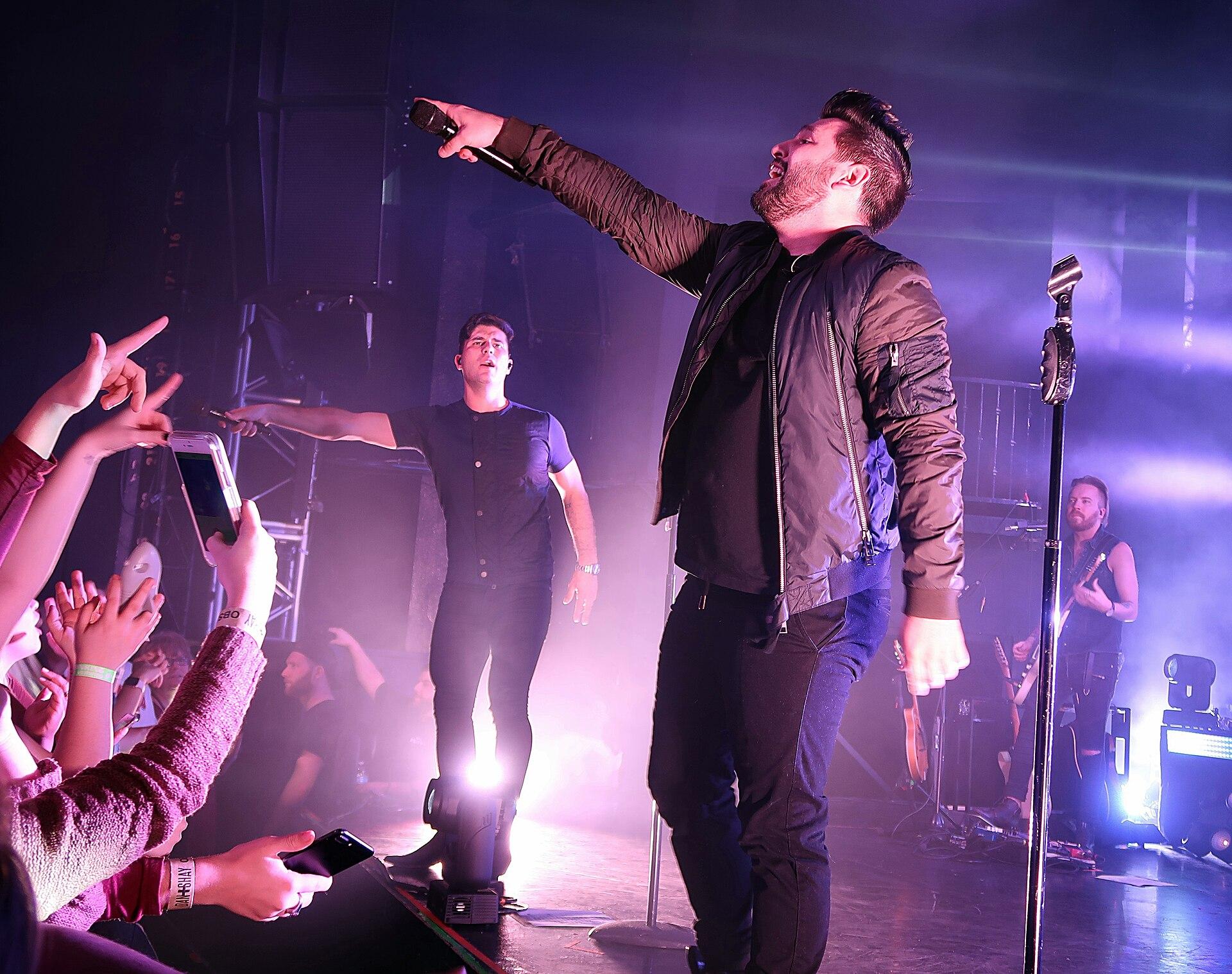 Dan + Shay live performance